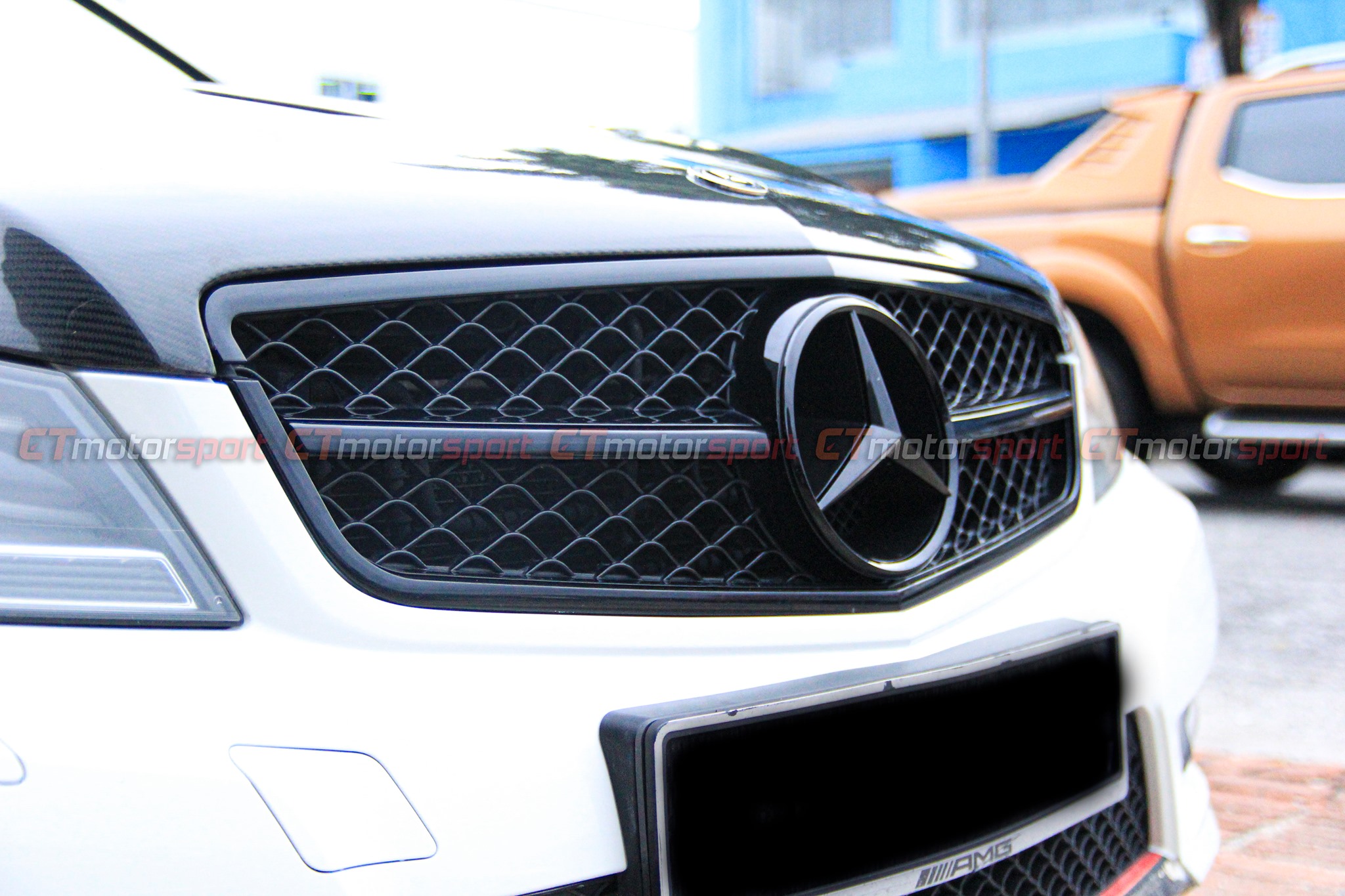 Mercedes Benz W204 Installed AMG Style Front Grill